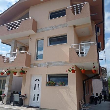 Smestaj Lux Apartamento Veliko Gradište Exterior foto